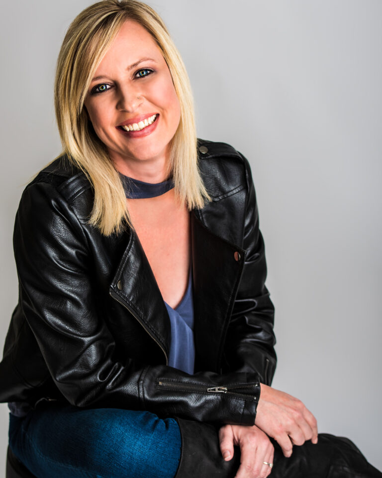 Sarah Mangold, Headshots _81D7275 v1 72p-2