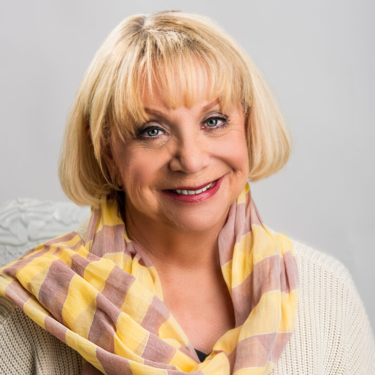 Ruth Medlin, Branding _81D8369 v1 website-7
